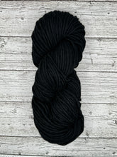 Load image into Gallery viewer, Rio Grande Rug Yarn- Black
